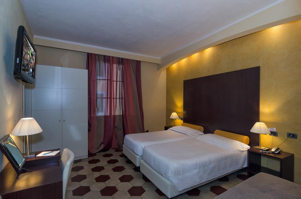 Hotel Novecento Pisa Exterior photo
